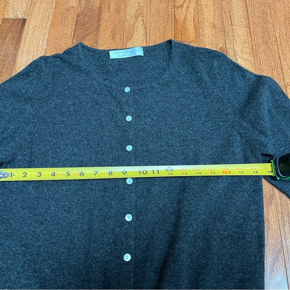 Vintage Women's gray Cashmere button up cardigan sweater size petite small - Picture 5 of 8